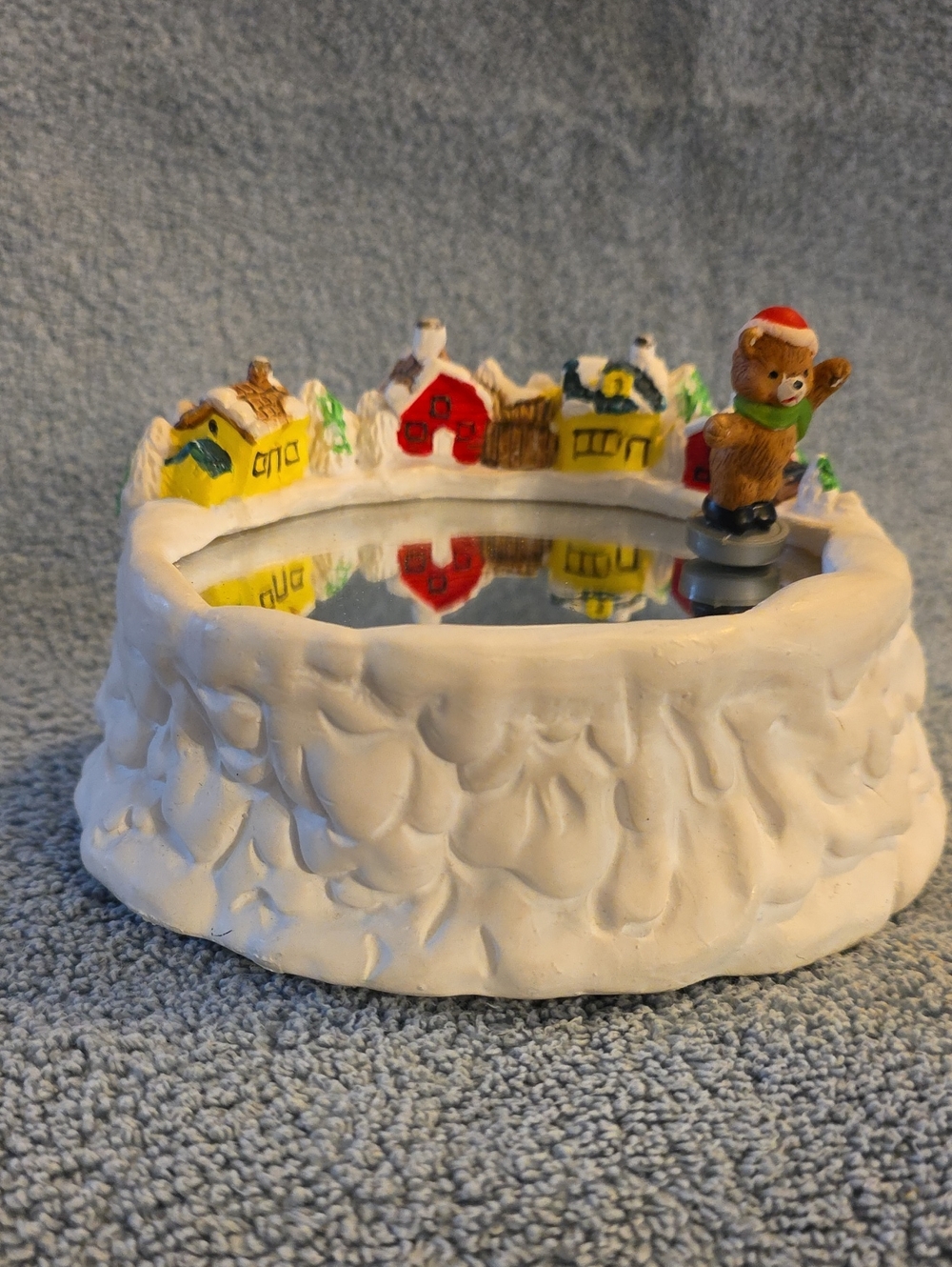 vintage Christmas Around the World Musical Ice Skating Bear music box 70's.